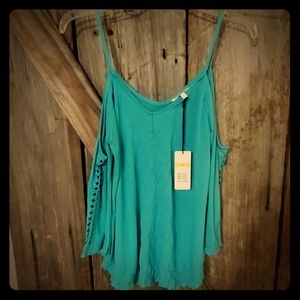 Separated shoulder blouse